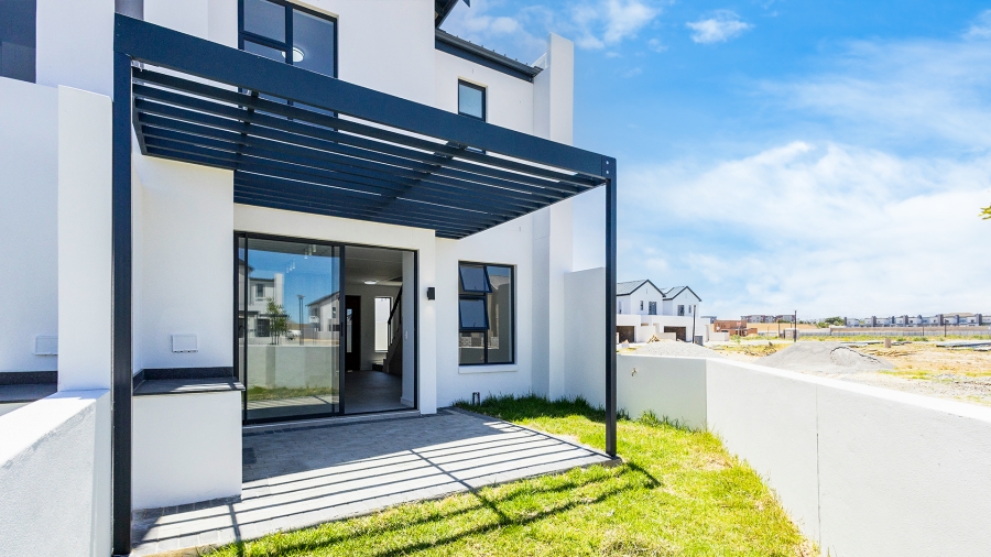 2 Bedroom Property for Sale in Le Coste Estate Western Cape